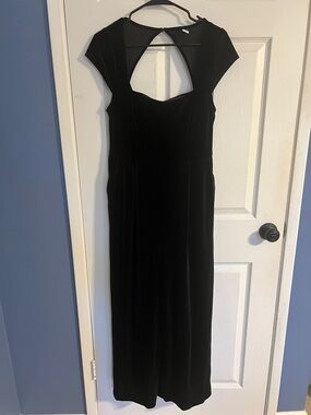 Classic Black Velvet Cap-Sleeve jumpsuit